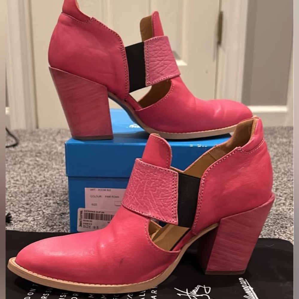 John Fluevog Entrance Room 502 sz 9.5